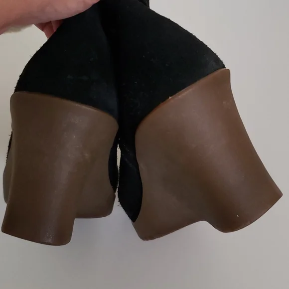 UGG Wedge Boots - Picture 5 of 6